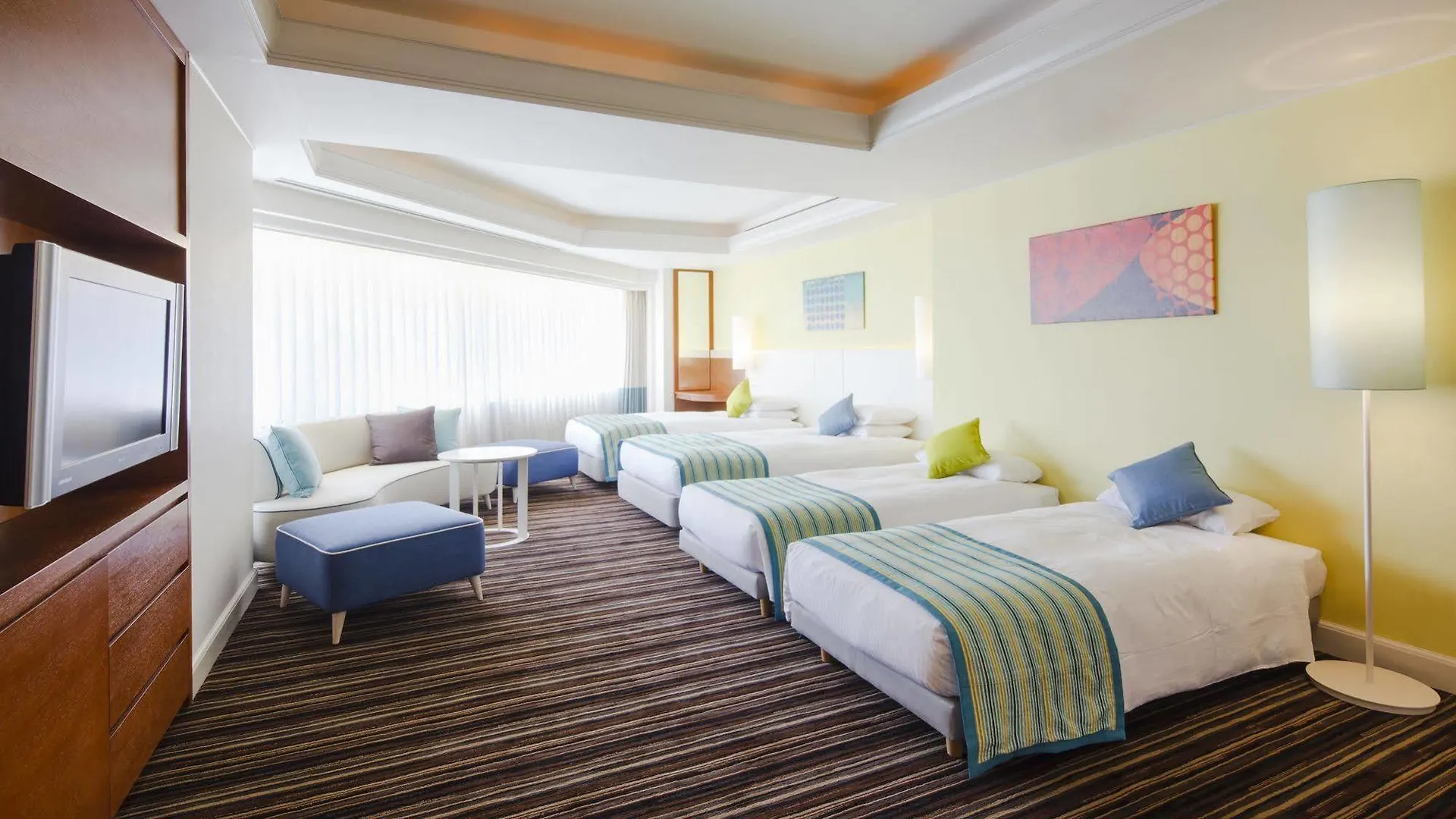 Hotel Ana Holiday Inn Tokyo Bay By Ihg