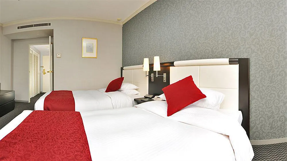 Hotel Ana Holiday Inn Tokyo Bay By Ihg